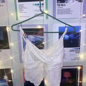 SHEIN White Textured V-Neck Cropped Tank Top